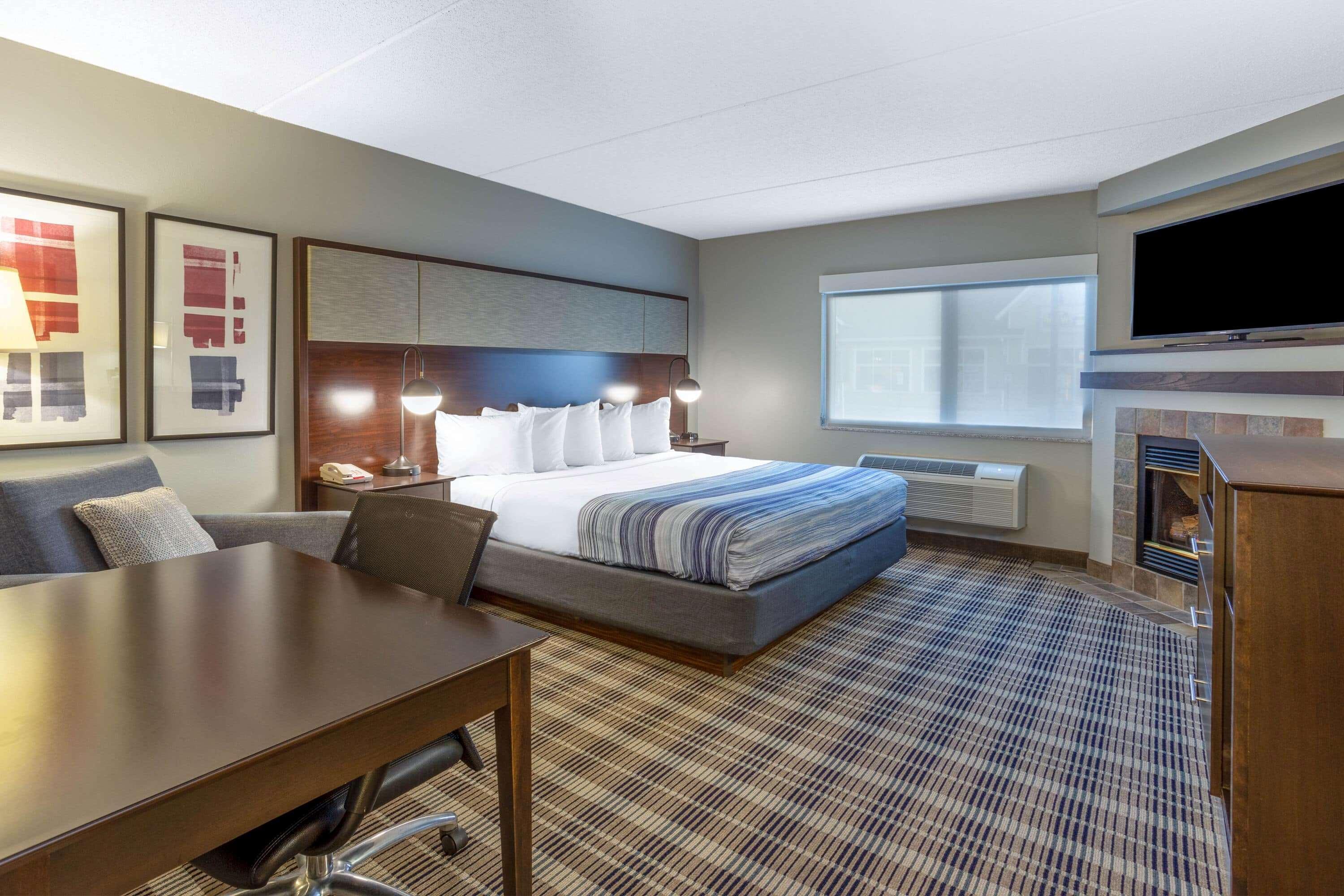 Hotel Americinn By Wyndham South Madison