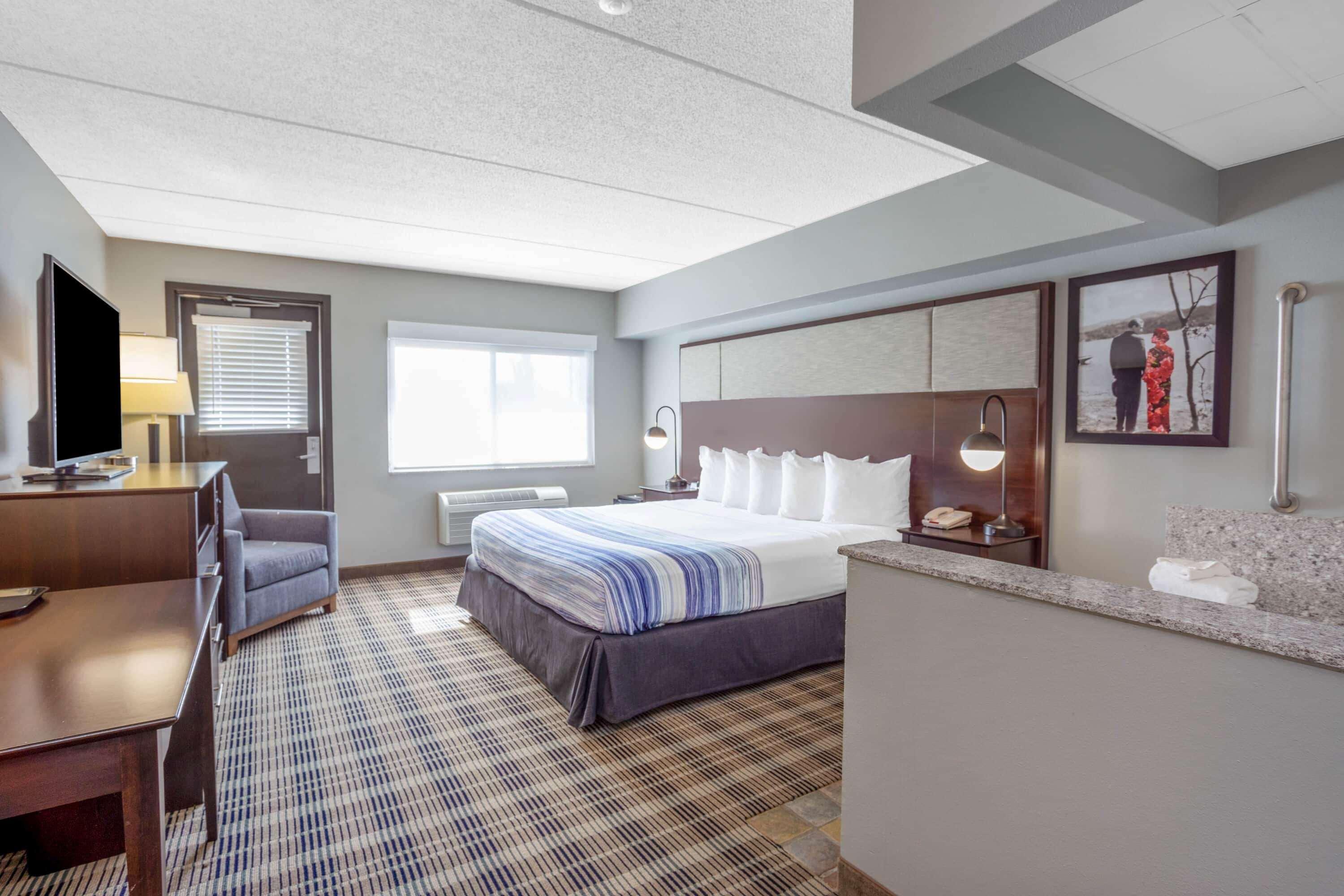 Hotel Americinn By Wyndham South Madison