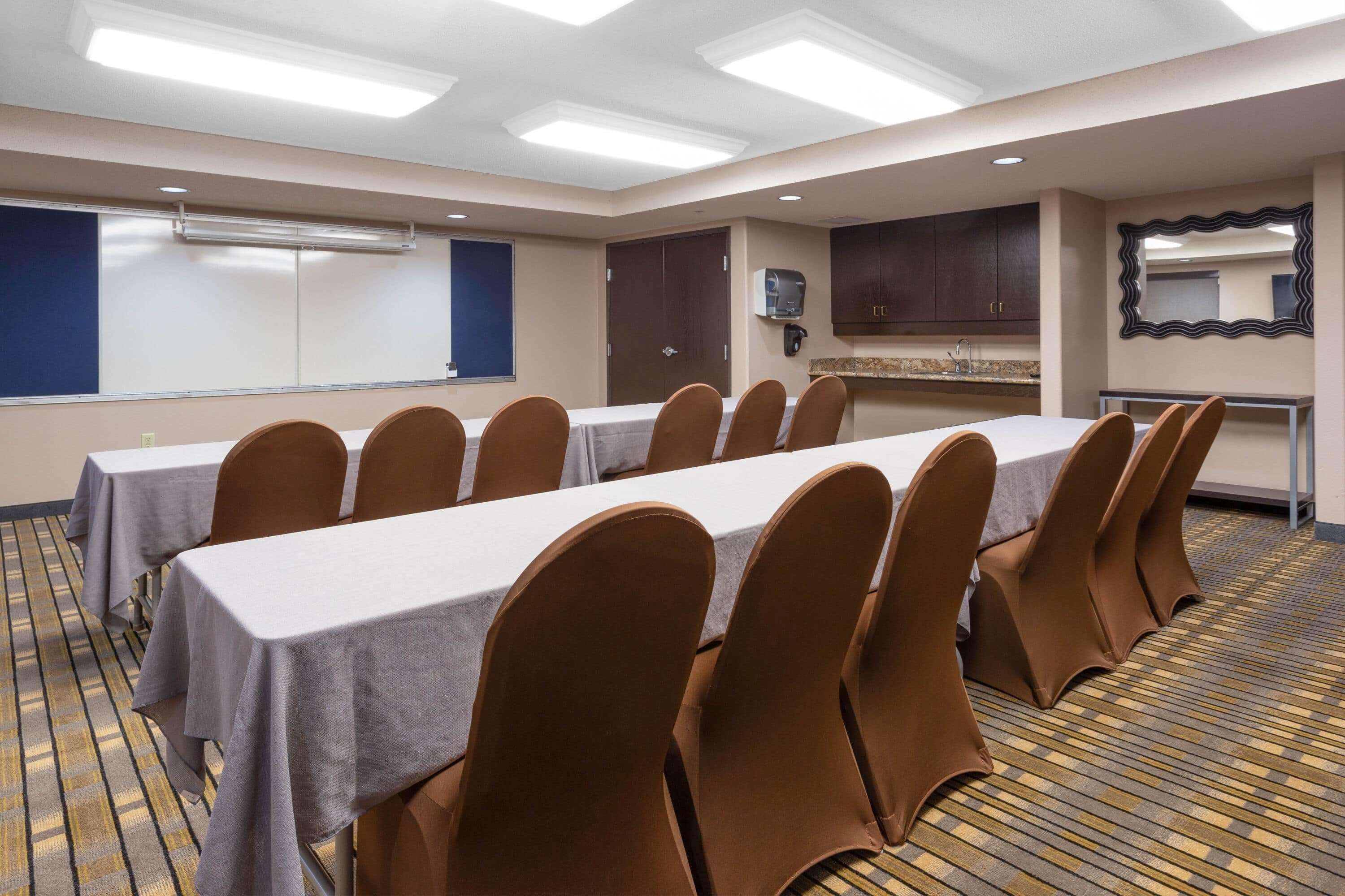 Hotel Americinn By Wyndham South 3*