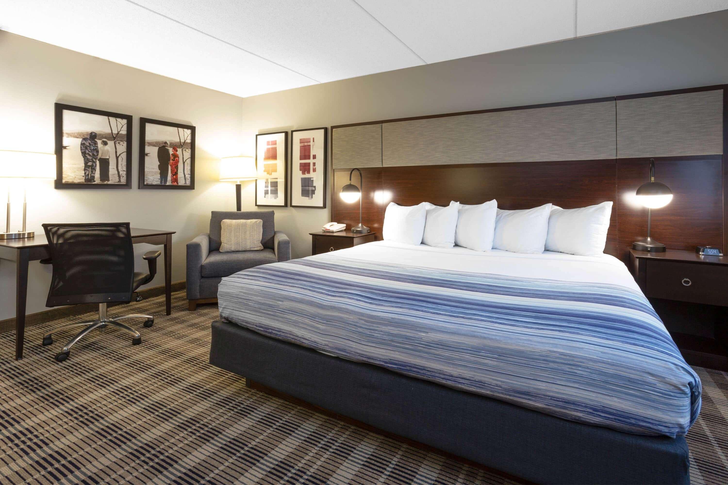 Hotel Americinn By Wyndham South