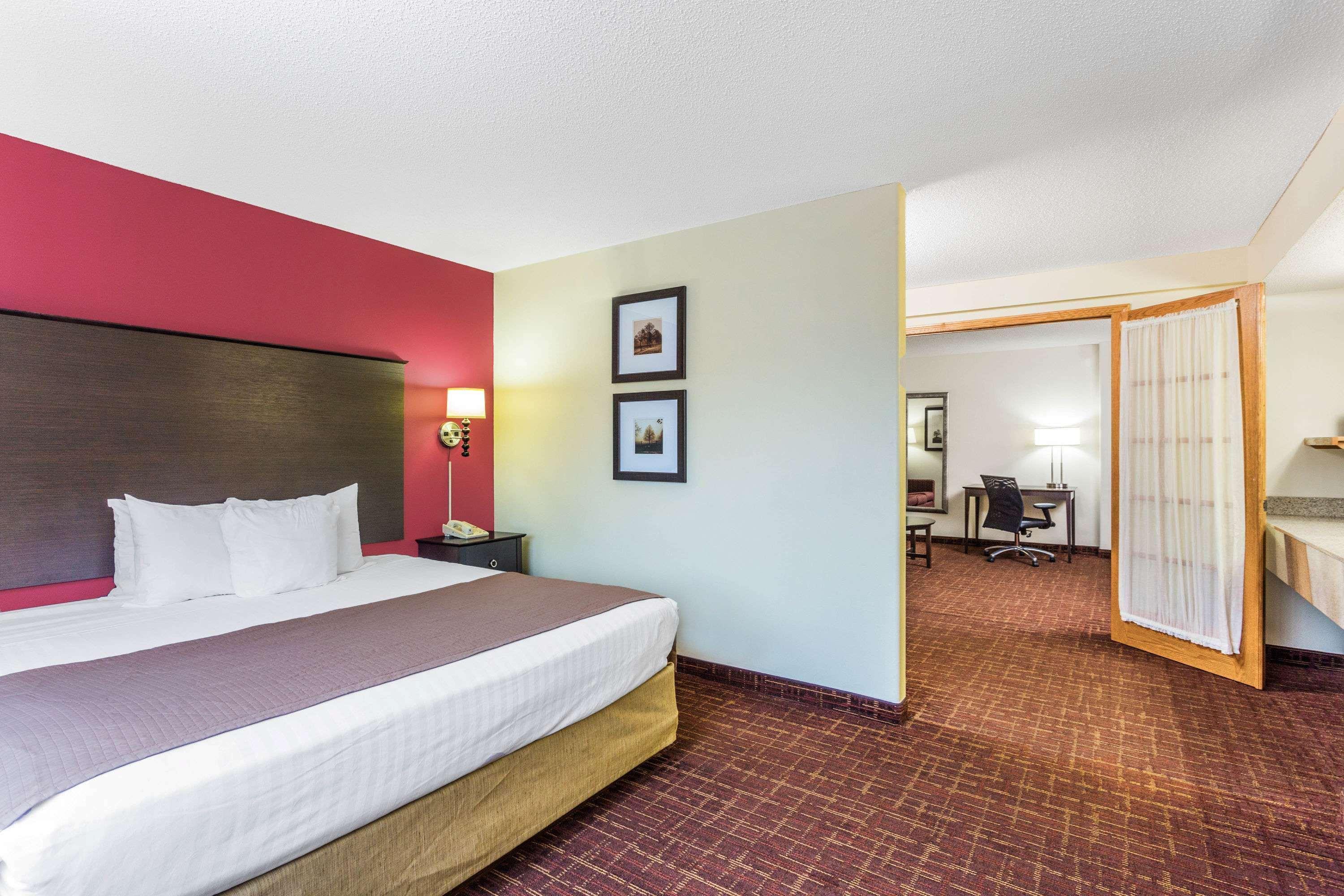 Hotel Americinn By Wyndham South 3*